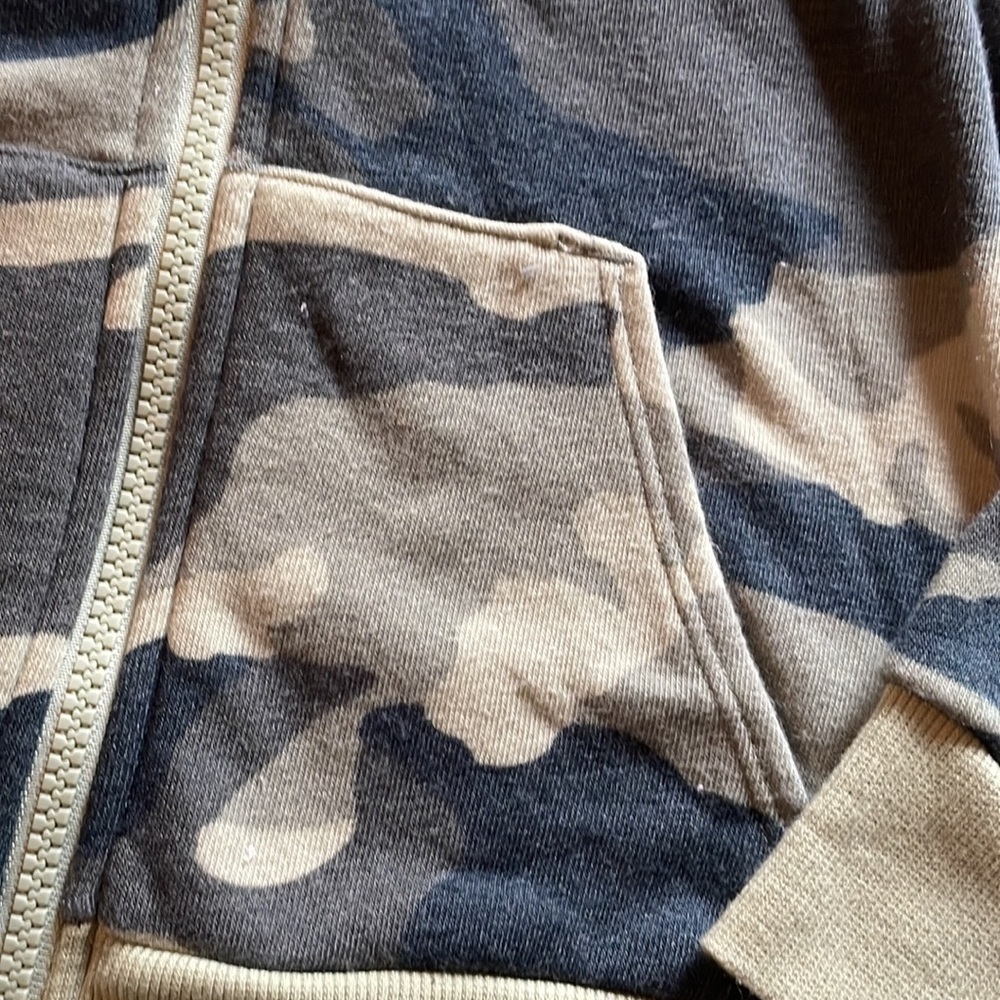 Wonder Nation Long Sleeve Green Camo Zip Up Hoodie RainBow Detail - Picture 5 of 7